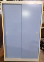 馬卡龍藍．滑門式．四尺衣櫃