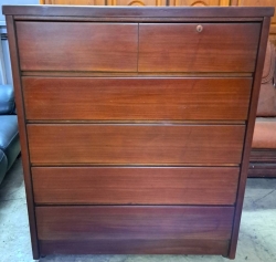 半實木．104公分．六抽櫃