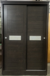 胡桃色．滑門式．四尺衣櫃