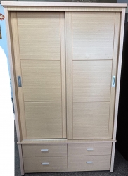 白橡木色．滑門式．四尺衣櫃