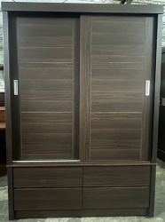 胡桃色．5x7尺．滑門衣櫃